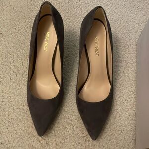 Nine West pumps, suede, dark gray color,